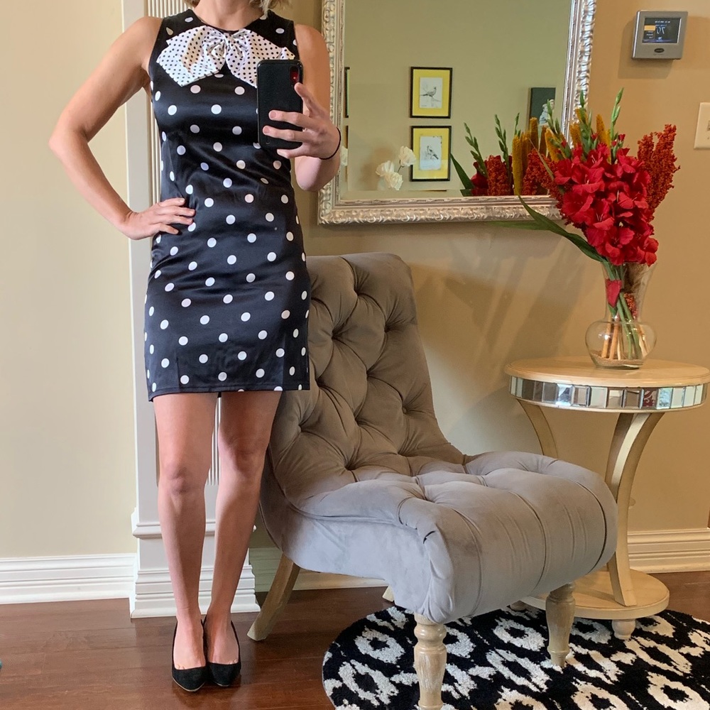 💫💥NWT💥💫 Polka Dot Violet Dress